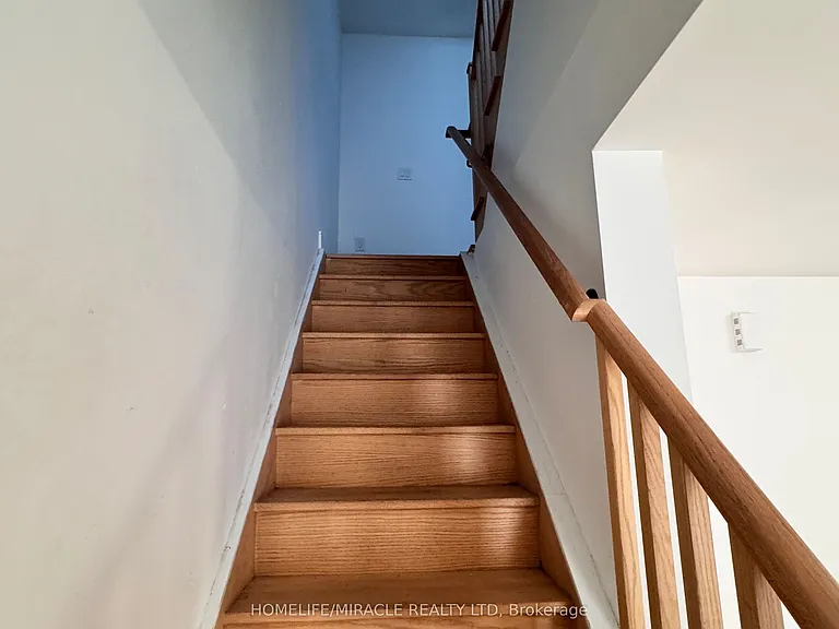 176 Clonmore Dr #4 — Photo 18