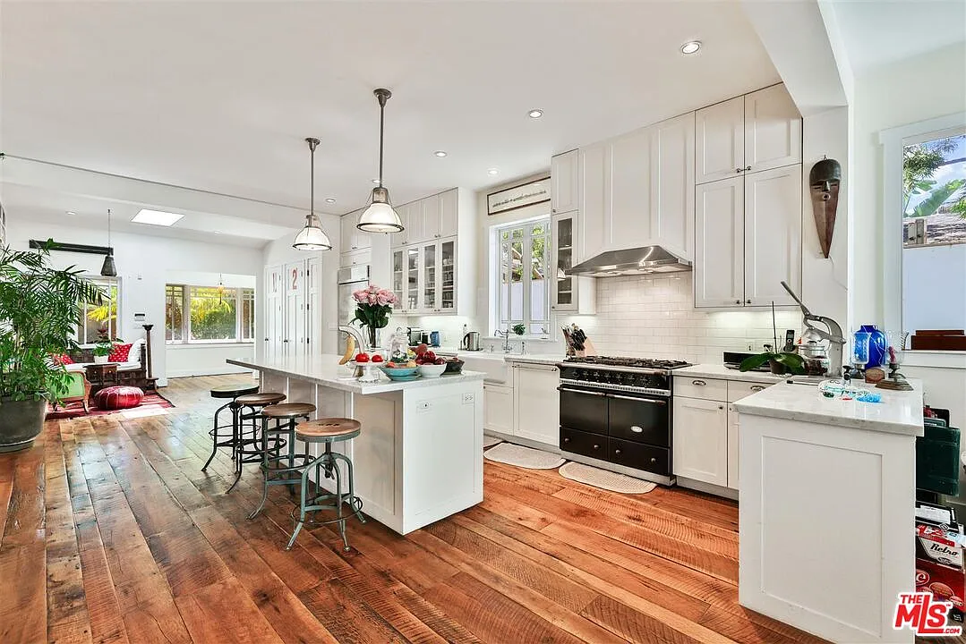 4 bed, 3.0 bath, 2514 sqft, $24,000 — Photo 4