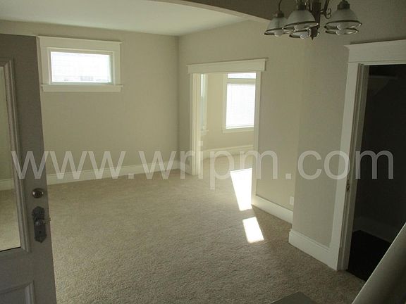 2nd image of 1067 Como Pl