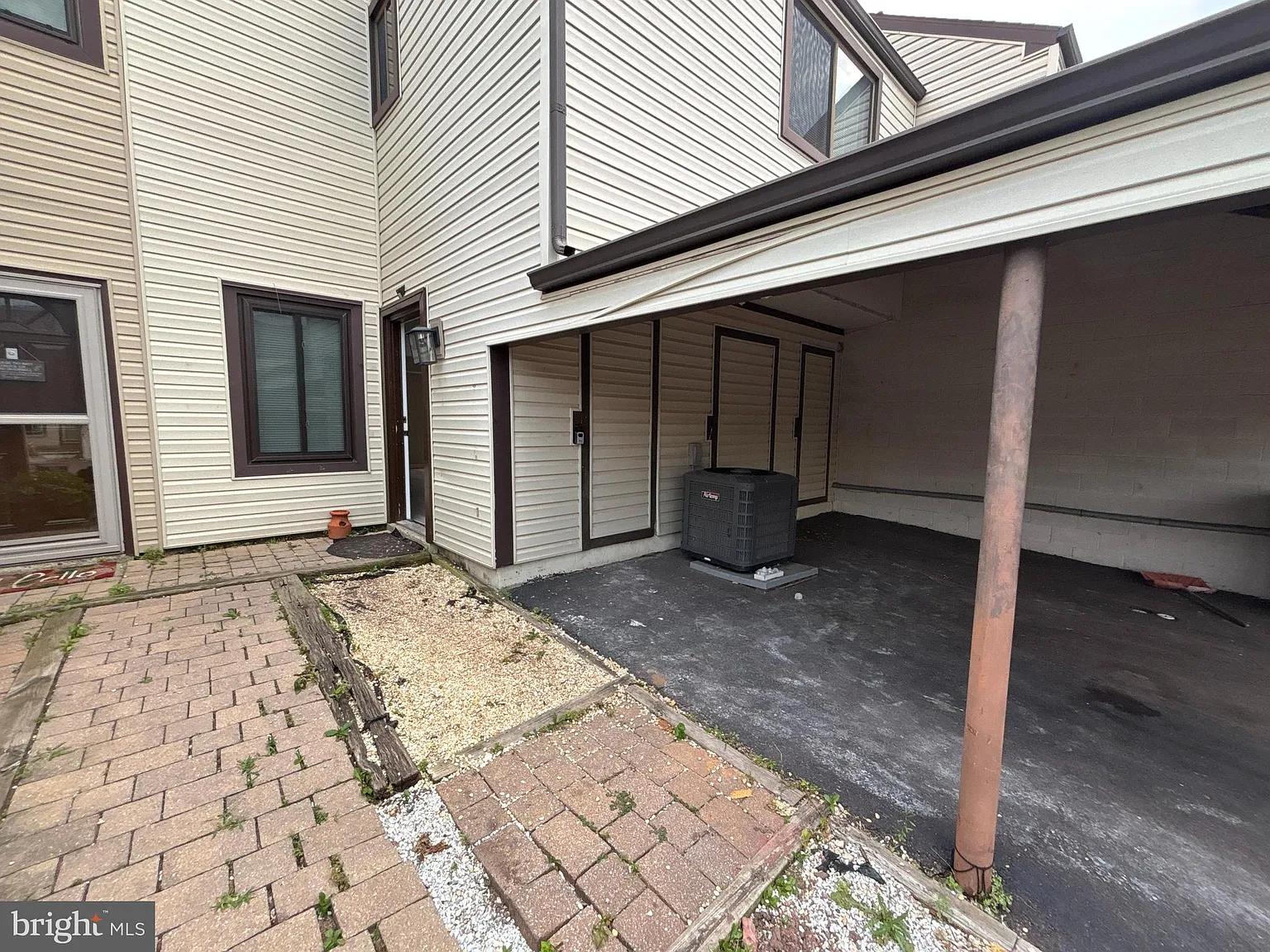 2 bed, 2.0 bath, 1362 sqft, $2,400 — Photo 3