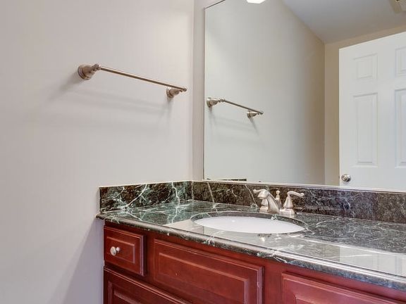 4th image of 6528 Sunny Hill Ct