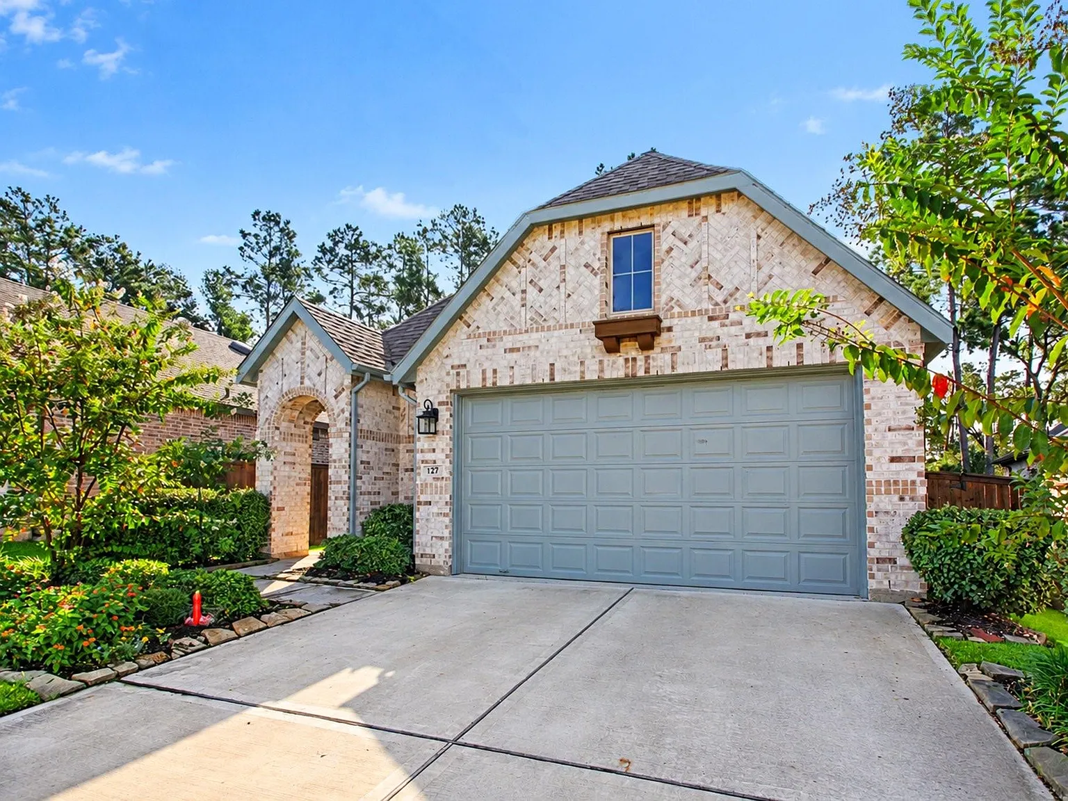 3 bed, 2.0 bath, 1600 sqft, $2,750 — Photo 2