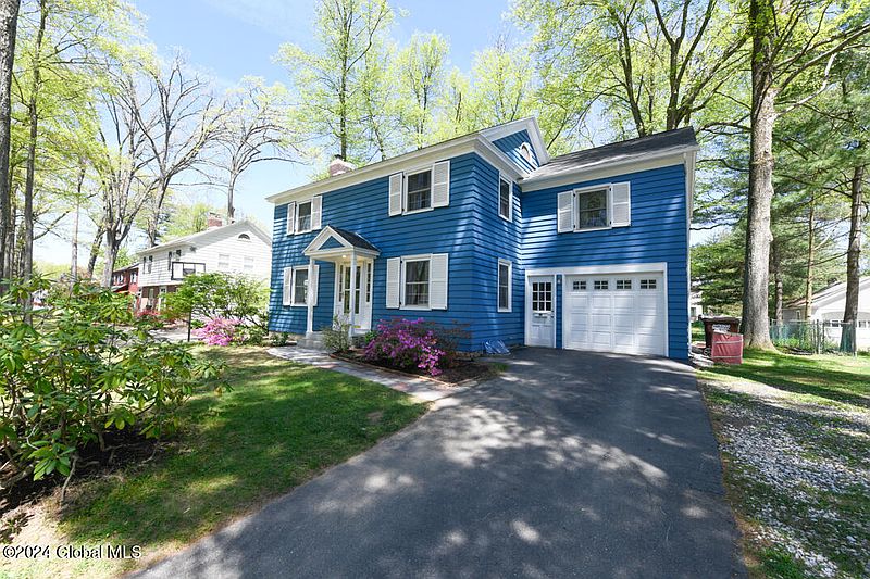 2nd image of 6 Woodridge Road