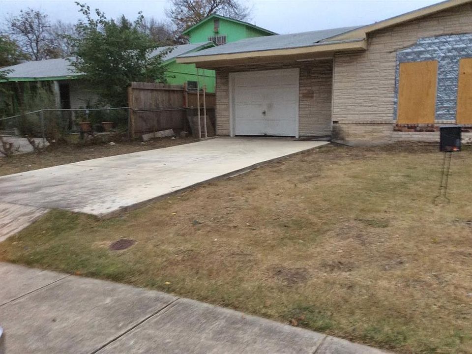 1st image of 227 Las Palmas Dr