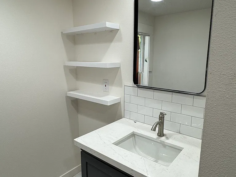 2112 Sunset Dr W #B — Photo 10