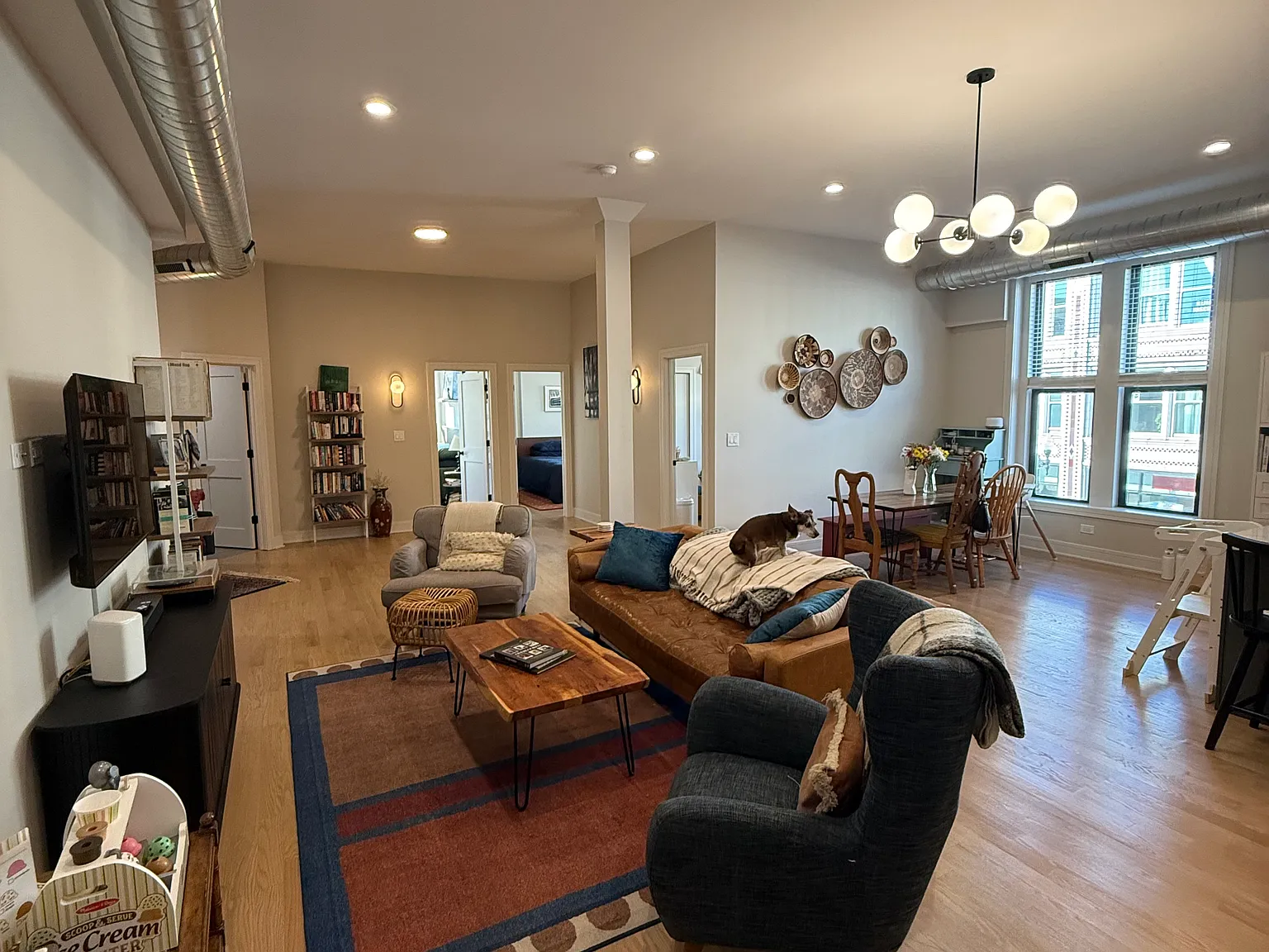 3 bed, 1600 sqft, $4,350 — Photo 2