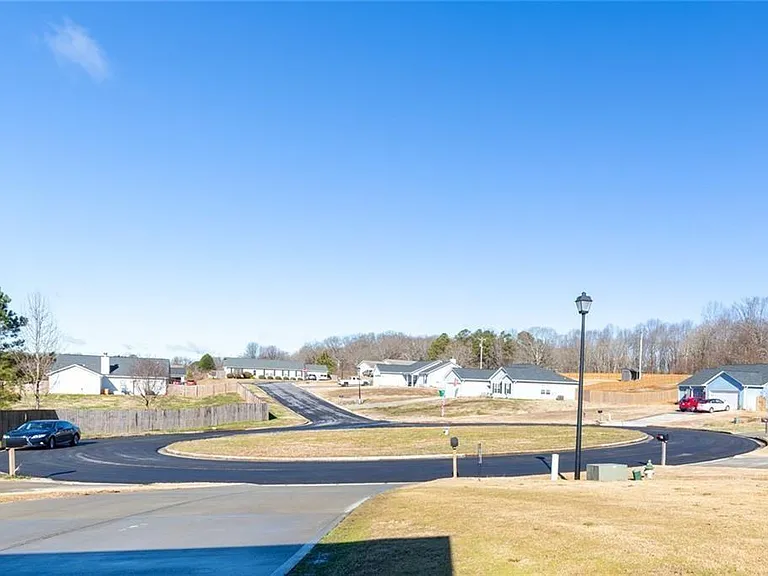 82 Gray Field Ct — Photo 30
