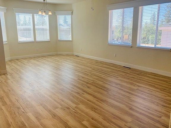 5th image of 10084 Forest Springs Dr #Jb1urz