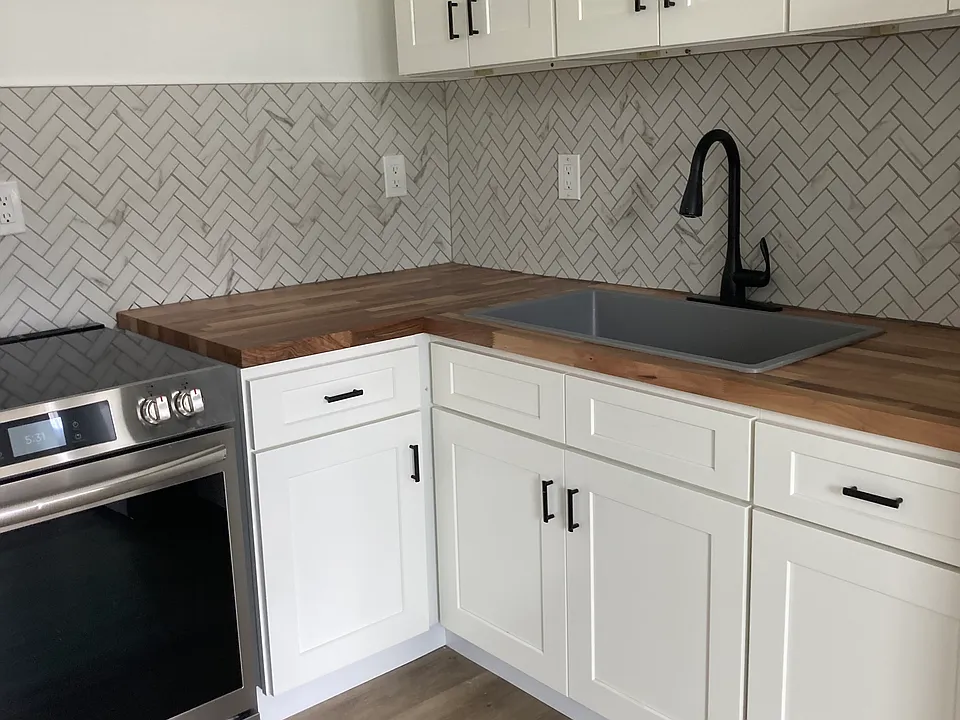 302 W Main St #3