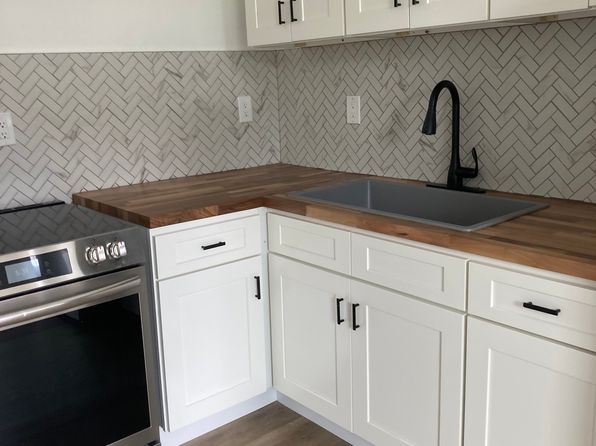 302 W Main St #3