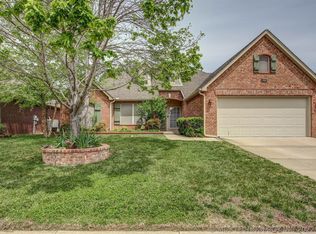 2913 W H St, Jenks, OK 74037