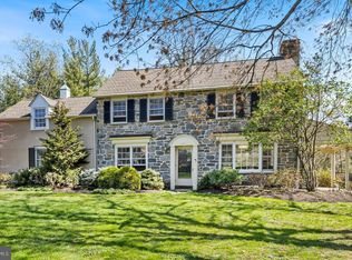 28 Meadowood Rd, Bryn Mawr, PA 19010