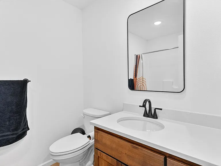 556 Spring Meadow Dr — Photo 6