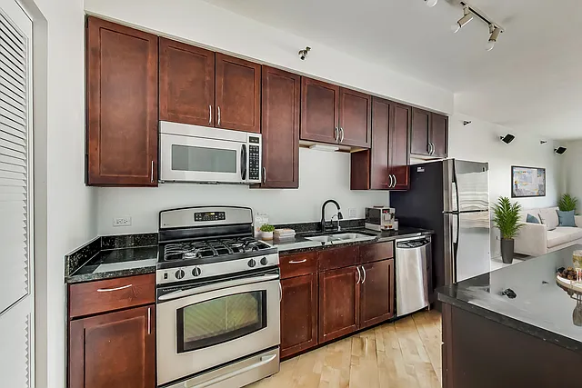 4350 N Broadway St #503 — Photo 2