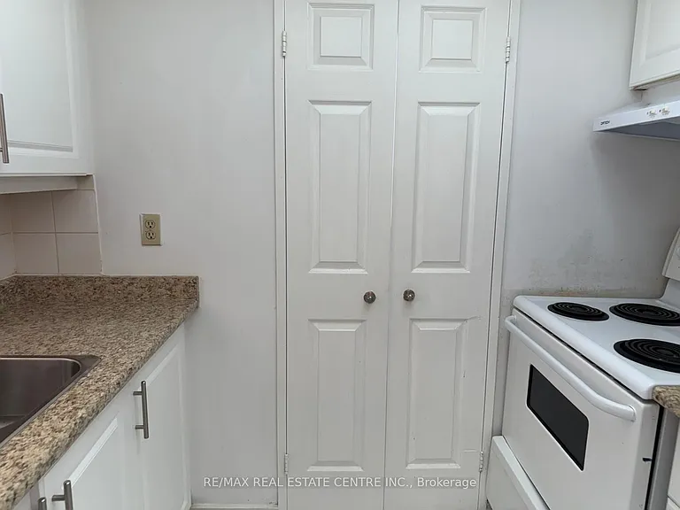 265 Enfield Pl #1403 — Photo 40