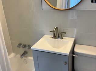 209 N 36th St #3F, Philadelphia, PA 19104