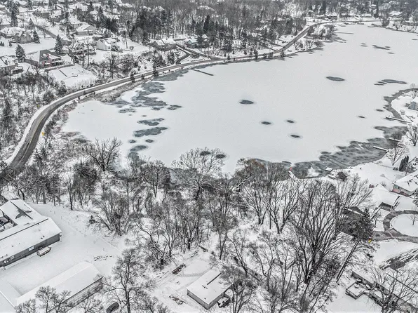 8056 Ortonville Rd, Clarkston, MI 48348