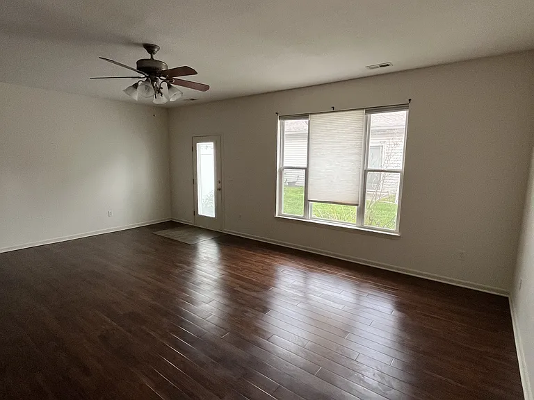 1204 Dustins Way — Photo 3