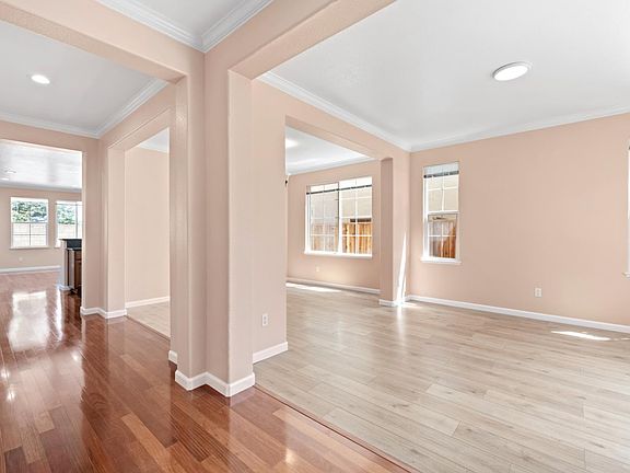 4th image of 5749 Oakmont Dr