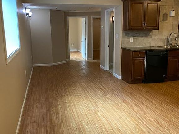 4th image of 103 Sawyer Ave #5