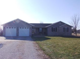 12912 Andrew Dr, Highland, IL