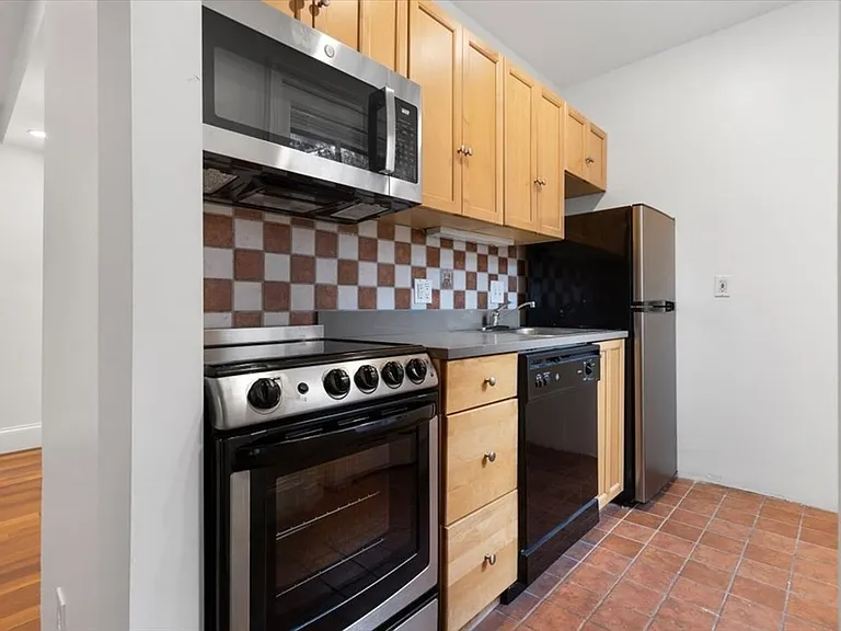 53 Hancock St #8 — Photo 4