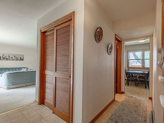 4th image of 1214 Coral Dr