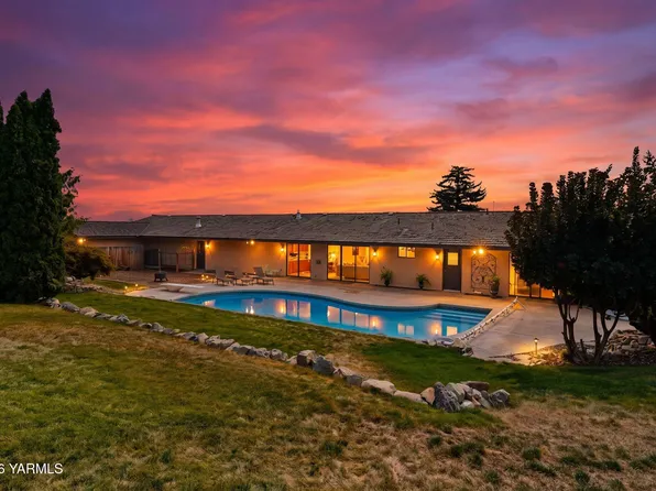 611 N 80th Ave, Yakima, WA 98908