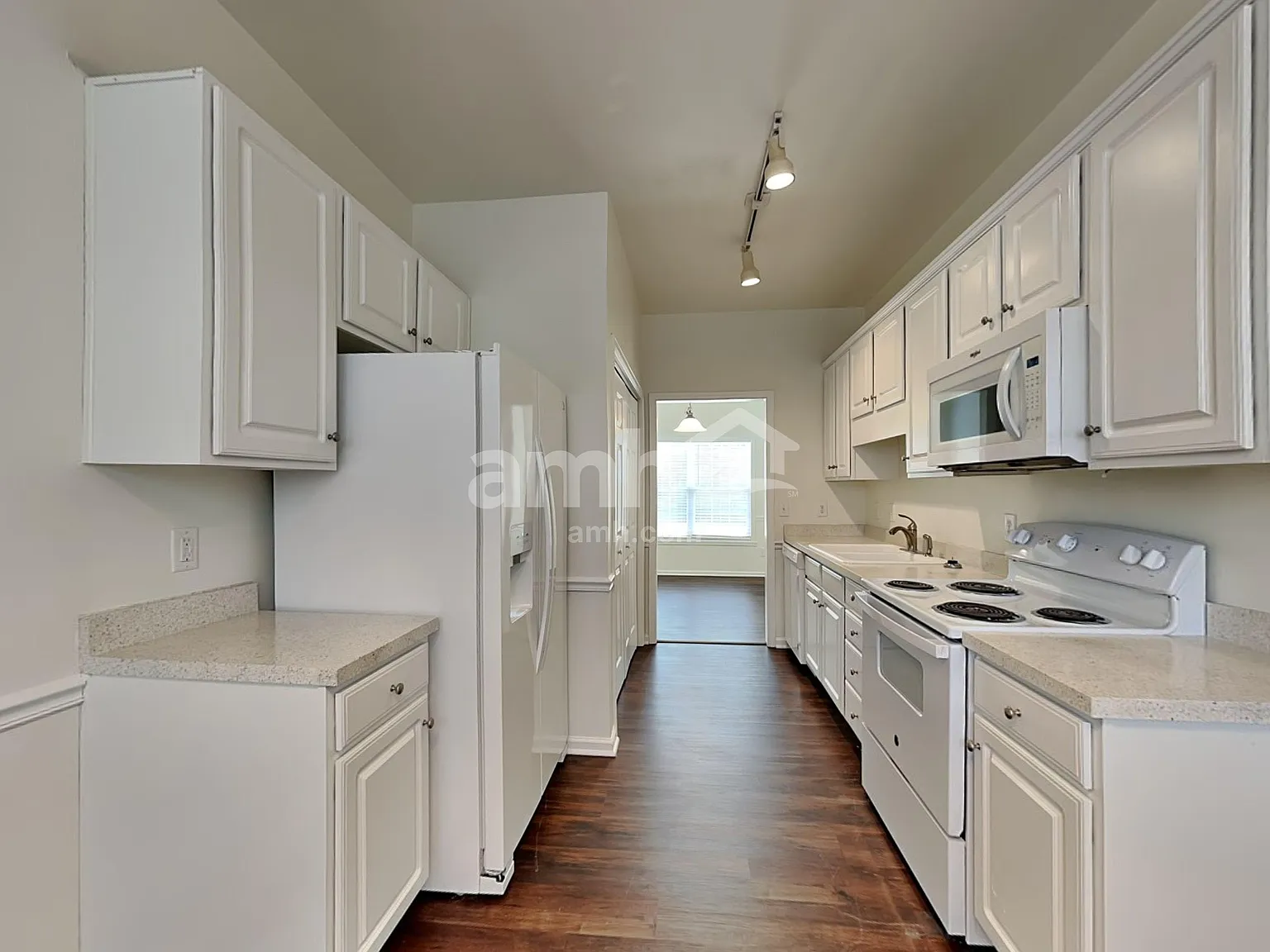 4 bed, 2.5 bath, 1864 sqft, $2,165 — Photo 3