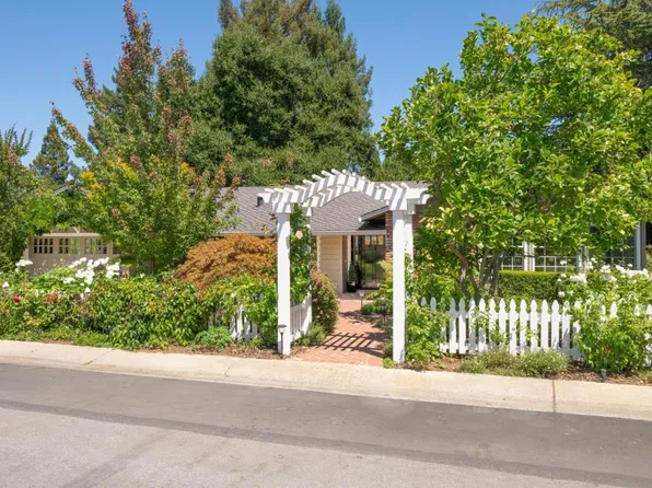 1 Hampton Ct, Los Altos, CA 94022
