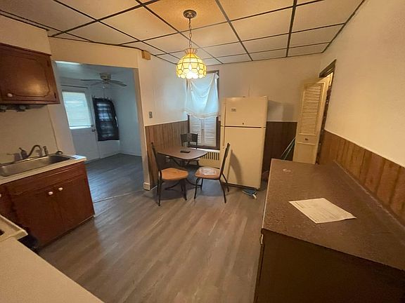 3rd image of 114 N 12th St