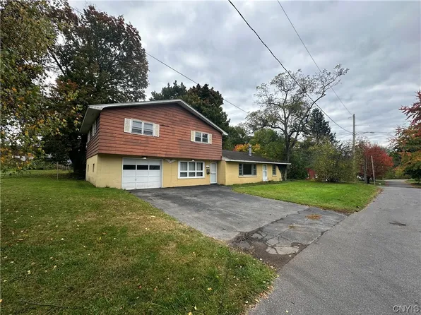 305 N 7th St, Fulton, NY 13069