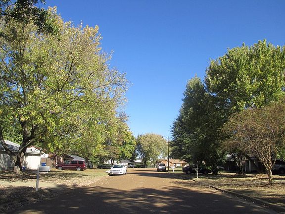 4th image of 4381 Charleswood Ave