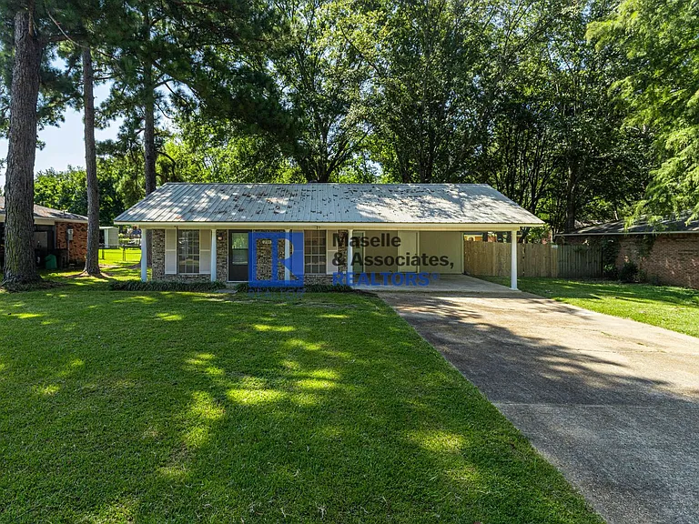 239 Traceland Dr — Photo 1