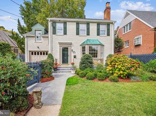 8904 Colesville Rd, Silver Spring, MD 20910