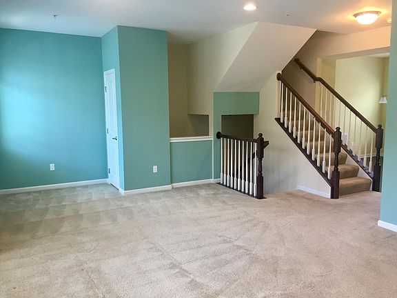 4th image of 304 Courage Ln