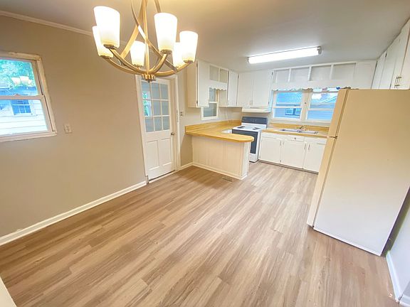 4th image of 2508 Planer Ave
