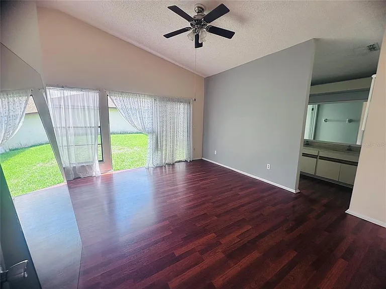 6256 Gardenview Ct — Photo 12