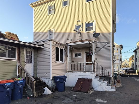 3rd image of 100 Holly St