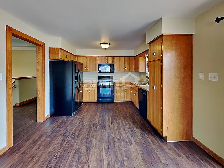 2113 Cumberland Dr — Photo 3