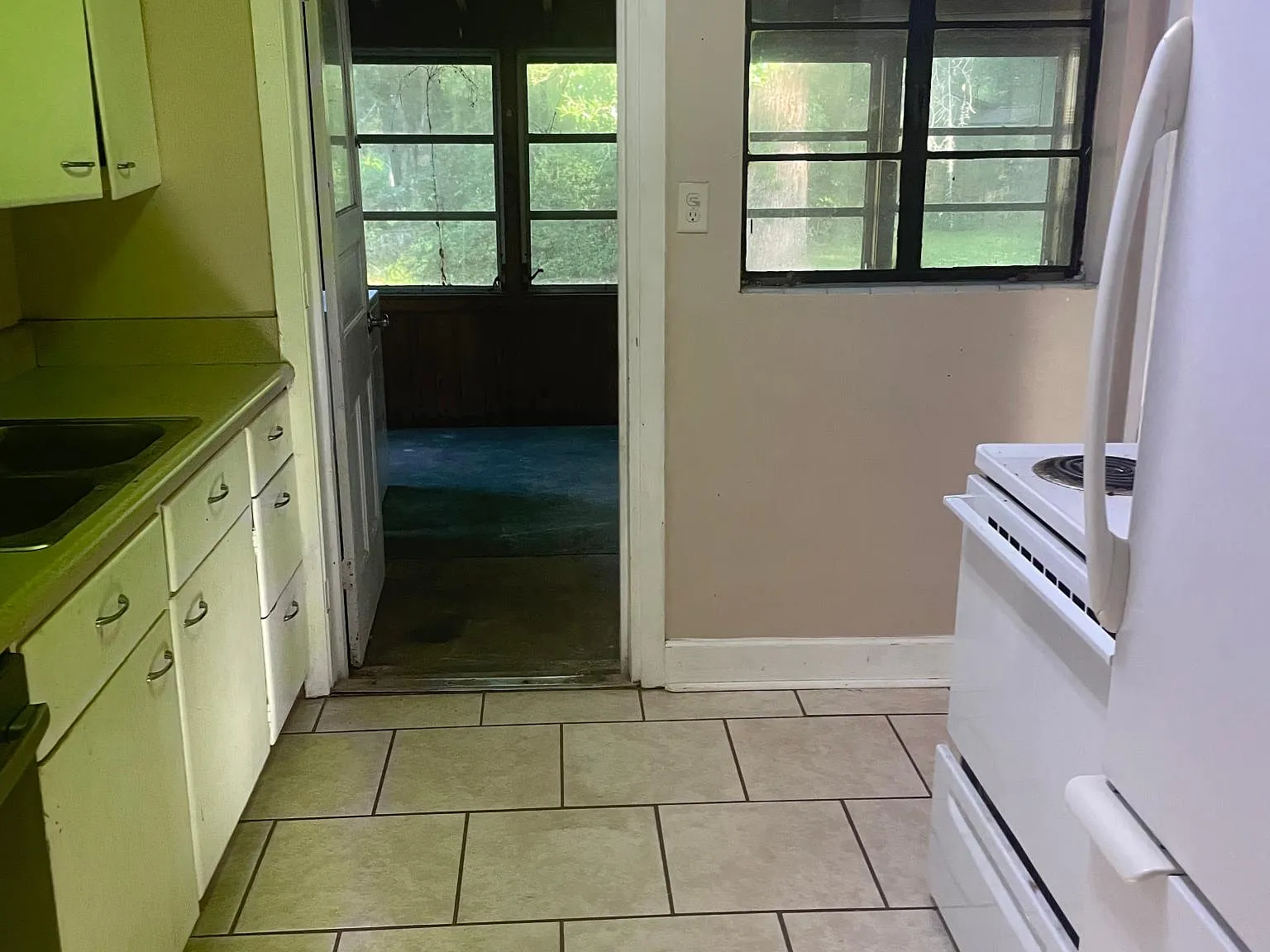 1626 Stanley Ave — Photo 4