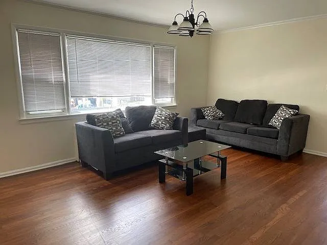 2 bed, 1.0 bath, 1000 sqft, $2,900 — Photo 2