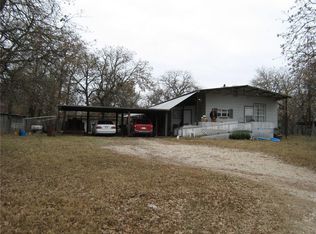 325 Chapel Ln, Bowie, TX 76230