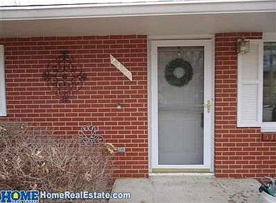 2nd image of 2340 Scott Ave
