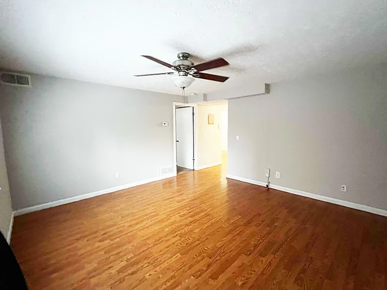 525 Lowell Ave — Photo 15