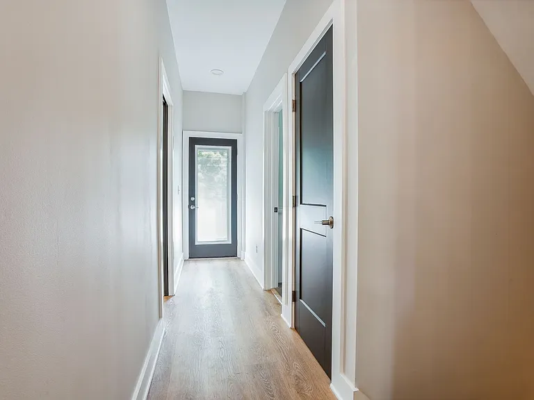 1386 1/2 Neil Ave #1/2 — Photo 19
