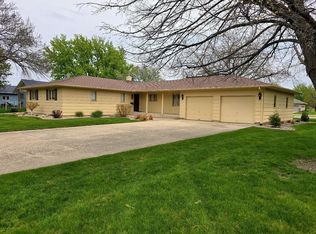 807 7th Ave SE, Pipestone, MN 56164