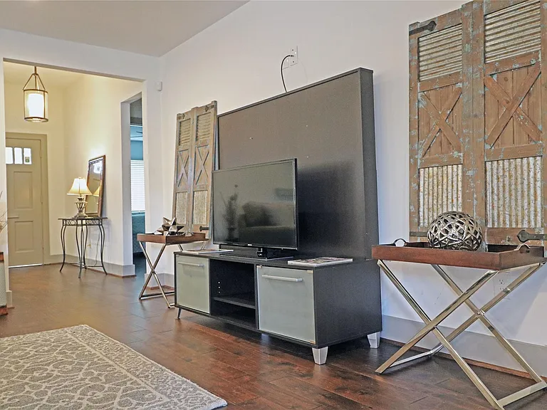 5527 Valkeith Dr — Photo 11