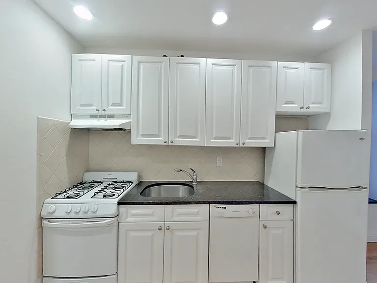 103 Lexington Ave #1A — Photo 2