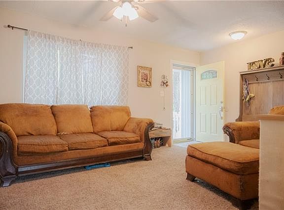 5th image of 313 NE Sunnybrook Dr